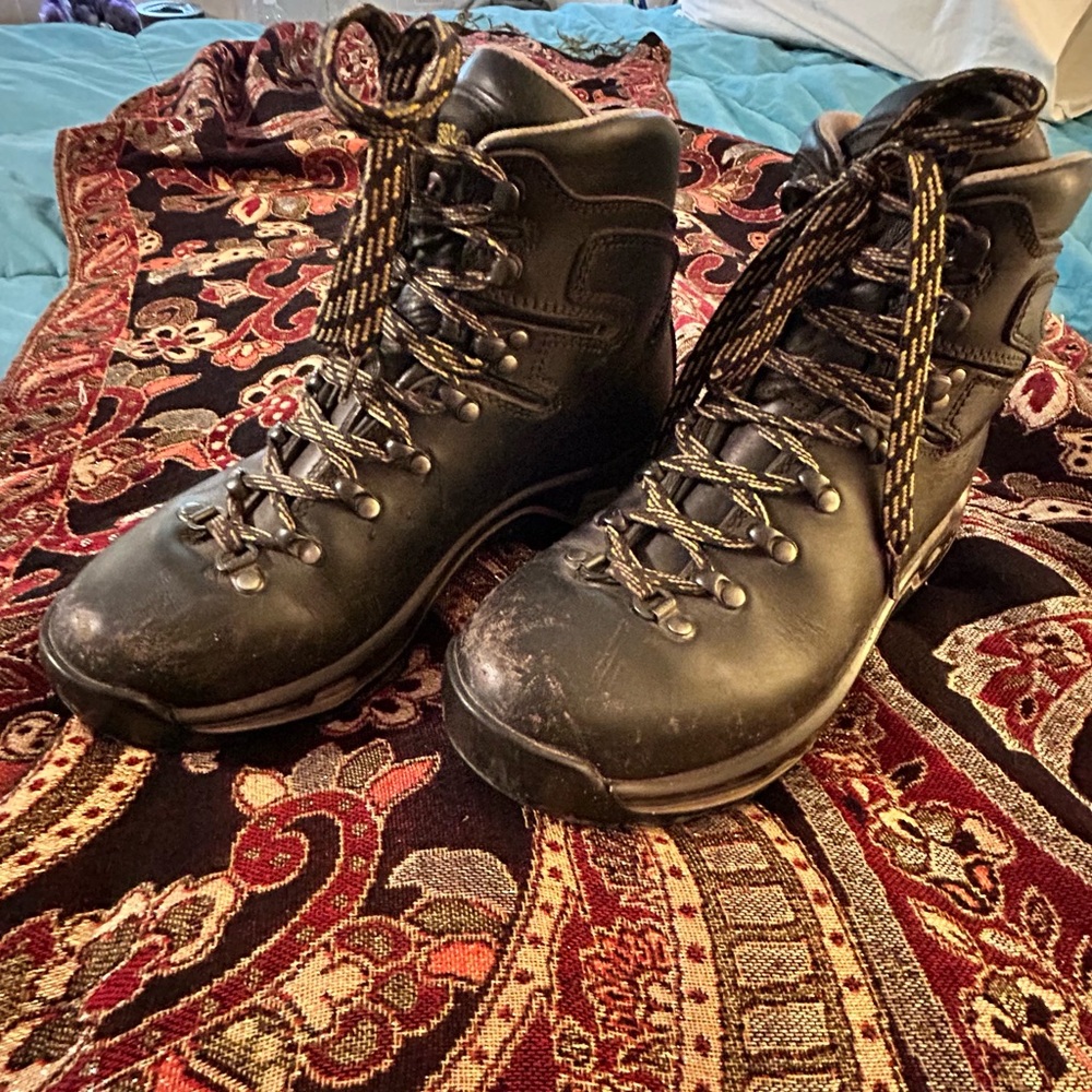 Women’s Asolo Black Hiking Boots Size 8